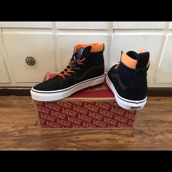 Vans - SK8 HI - black leather MTE with orange accent/ laces x. NWT boys 5.5 - Picture 3 of 5